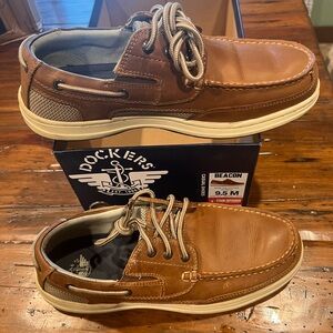 Dockers leather boat shoes. Like new!